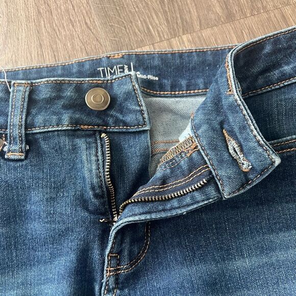 Time Thru Mid Rise Shorts Women  size 4 - Picture 5 of 5